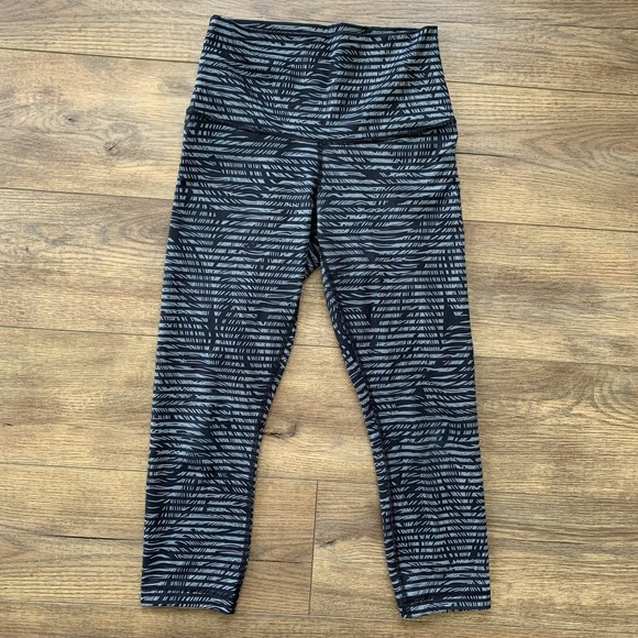 Lululemon Wunder Under Feather Crop II Full-On Luon Roll Down Black 24" Pants - Picture 2 of 8